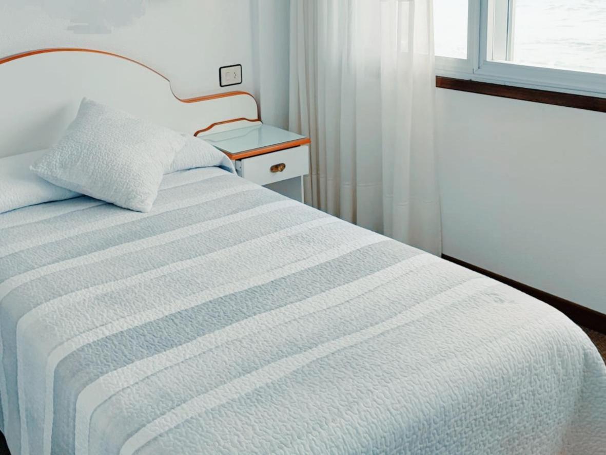 Hostal J.B Malpica Bagian luar foto